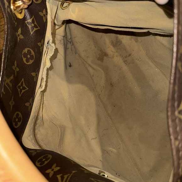 Louis Vuitton Bag - Picture 6 of 14